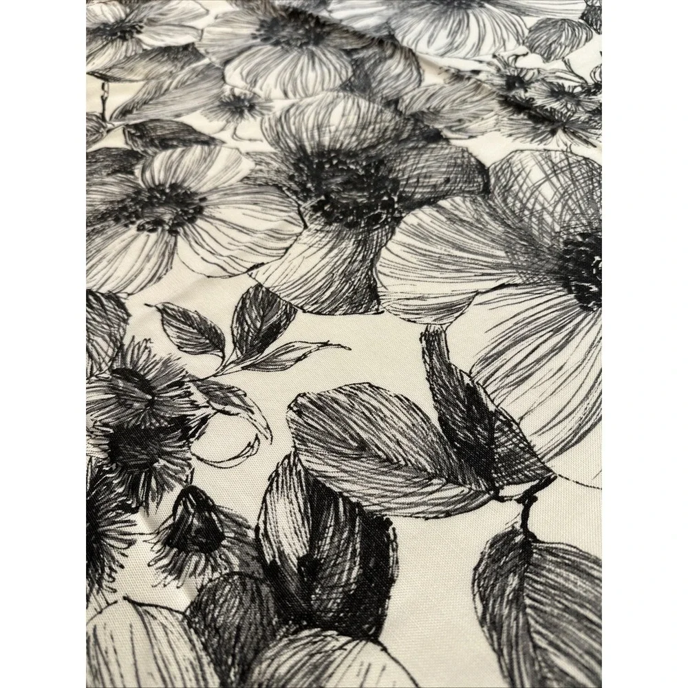 Black And White floral tablecloth Poppy 50 x 52 Scalloped Edge